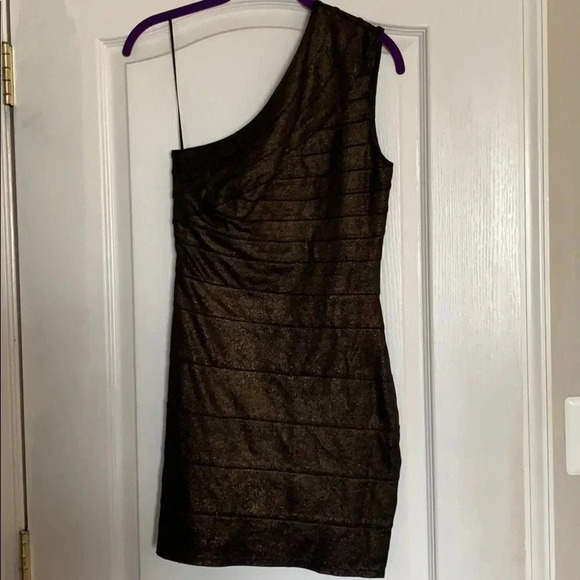 Black & Gold Iridescent One-Shoulder Dress - Picture 1 of 10